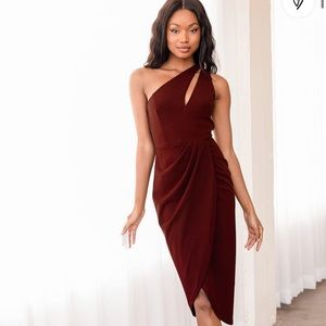 Lulu’s one shoulder maroon dress